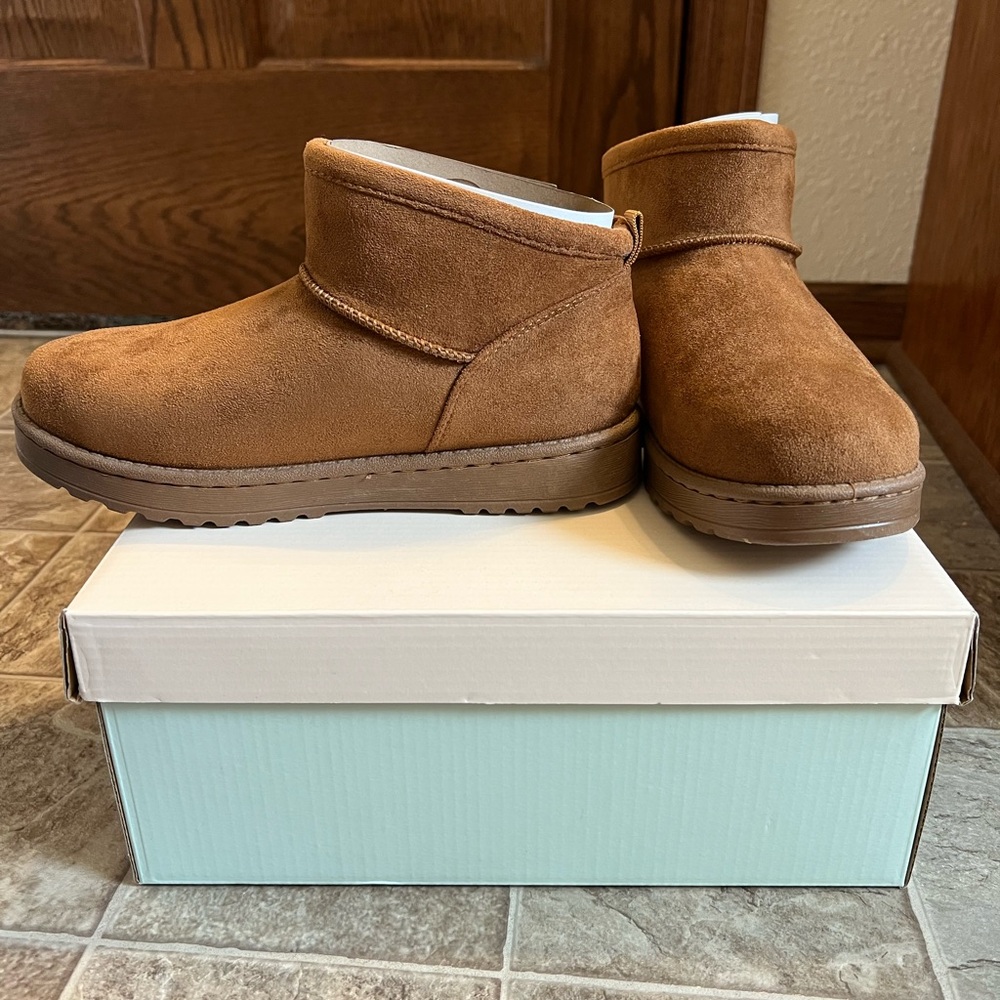 Short brown SO boots